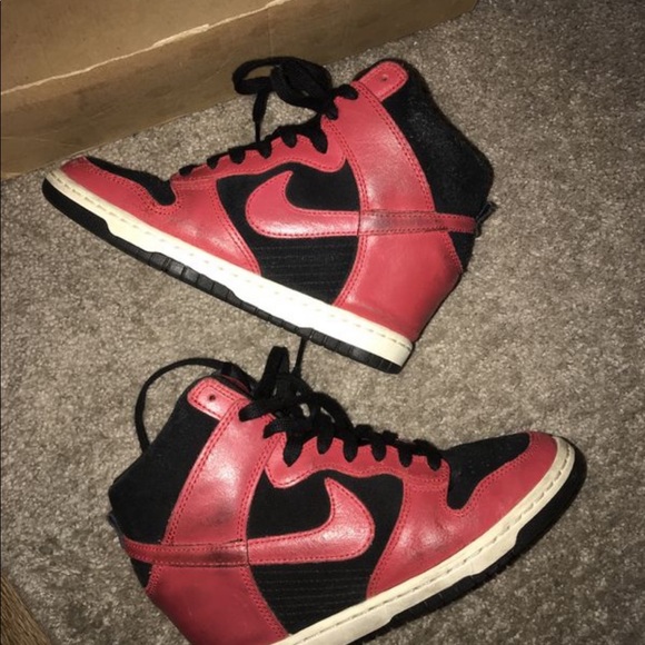 Nike - Picture 3 of 4